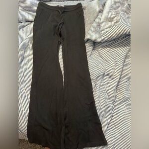 ARITZIA Sunday best pants